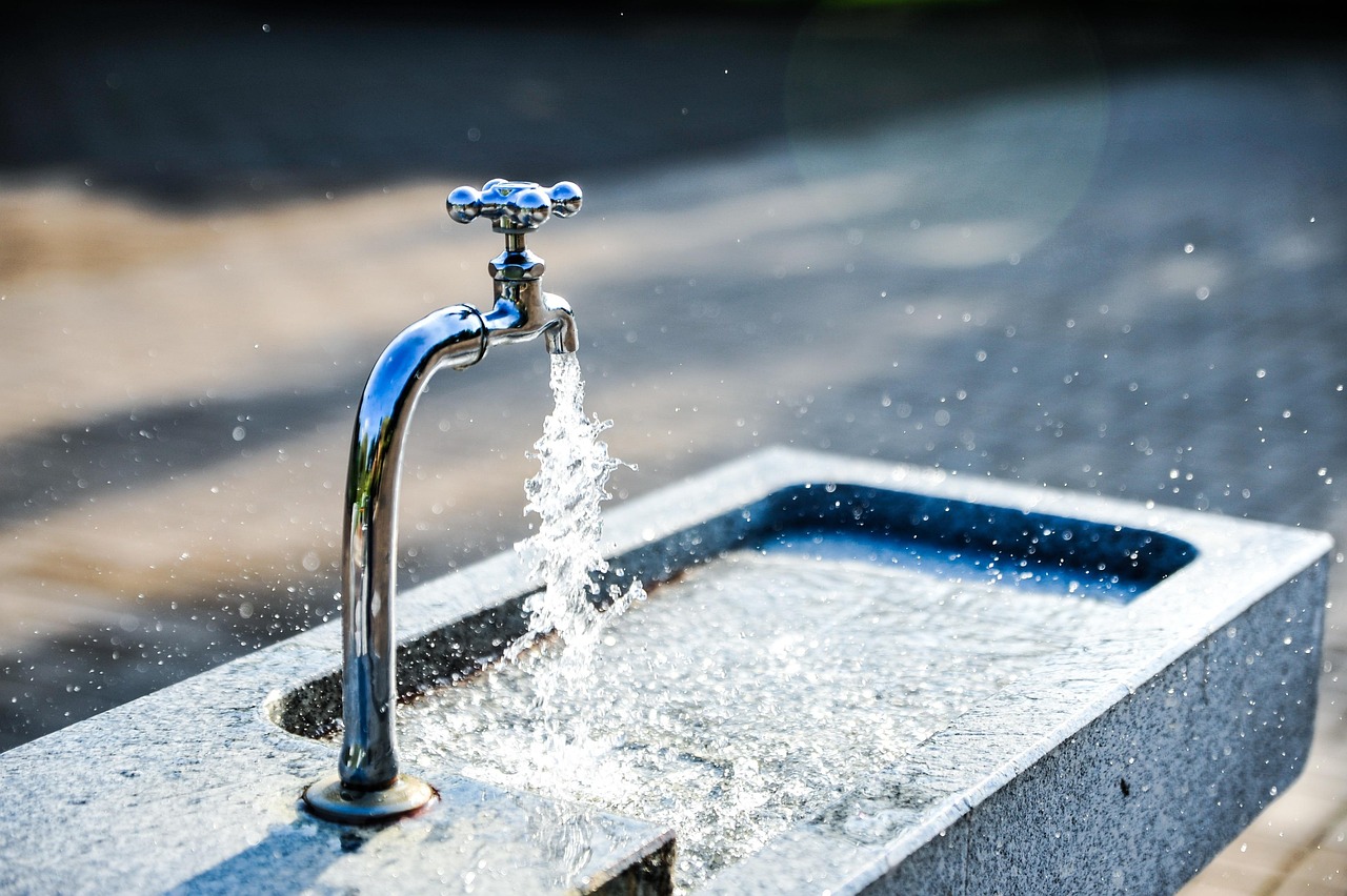 faucet, nature, sink, tap, tap water, flow, flowing water, fresh water, clean water, wet, splashing, splash, water, fountain, water fountain