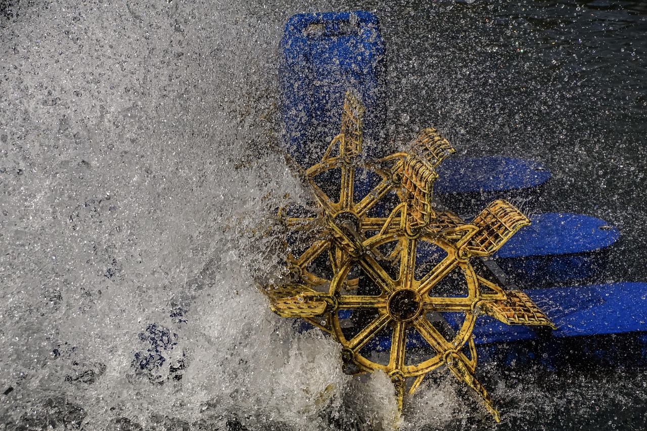 paddle wheel, aerator, splash, nature, water, drops, spray, speed, fish pond, pond, fish farming, aquaculture, paddle, water aerator, splash aerator, paddle wheel aerator, water wheel, plastic