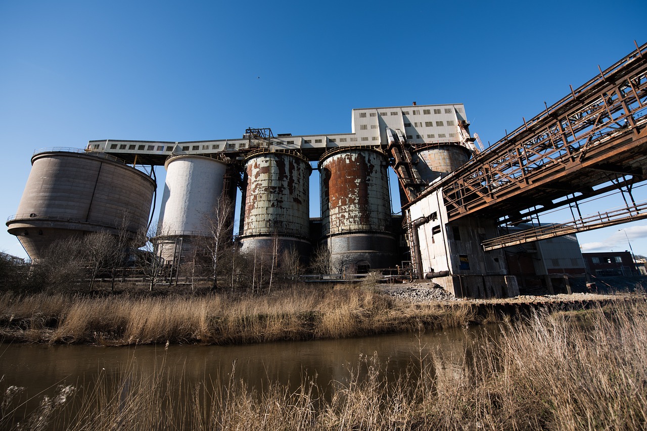 chemical, plant, industrial, facility, pipe, toxic, heavy, storage, pollution, water, building, nature, production, industry, brown pollution, brown industry