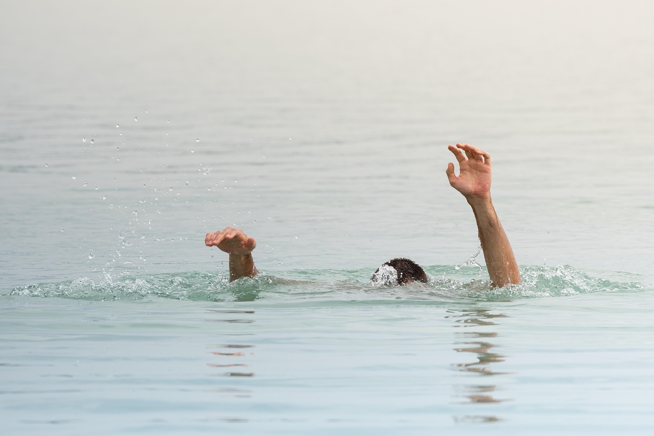 drown, people in the water, immersed in, accident, water, nature, lake