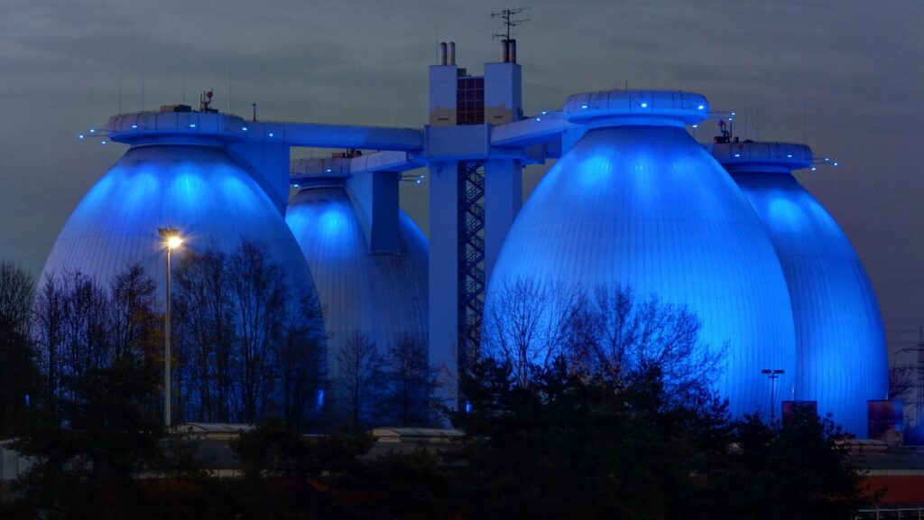 sewage, b224, illuminated, bio natural gas system, boye, germany, eggs, emscher, emschergenossenschaft, digester gas, digestion tower, holzbach, sewage treatment plant, sewage sludge, sewage sludge treatment plant, bottrop, north rhine westphalia, cleaning, resserbach, schwarzbach, electricity, electricity generation, stair tower, welheimer mark, sewage, sewage, sewage, sewage, sewage, sewage sludge, sewage sludge, sewage sludge